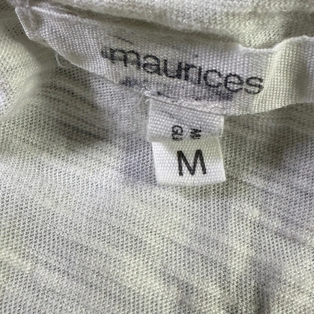 Maurices Sunflower Pocket Tee V Neck Casual Top Everyday Wear Size M Cottagecore - Picture 3 of 3